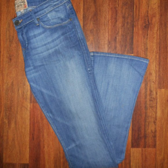Classic Blue Denim Jeans - Picture 1 of 8
